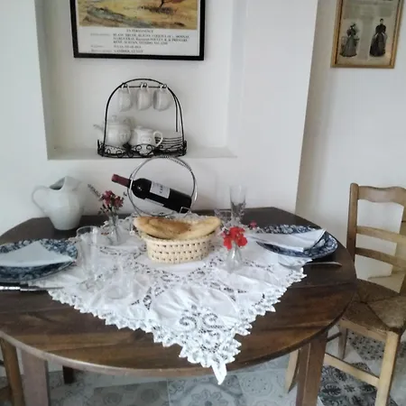 別荘 Charming Pied-a-terre Vieux-Ruffec