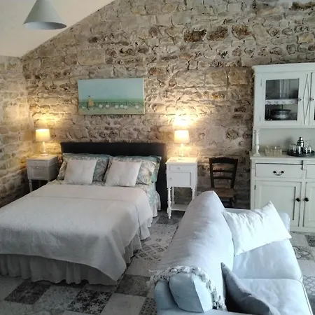 Charming Pied-a-terre 別荘