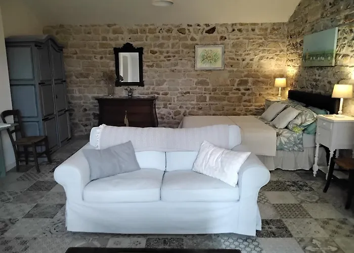 Charming Pied-a-terre Сasa de vacaciones Vieux-Ruffec