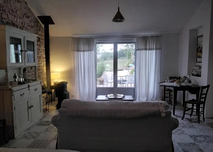 Charming Pied-a-terre Сasa de vacaciones Vieux-Ruffec